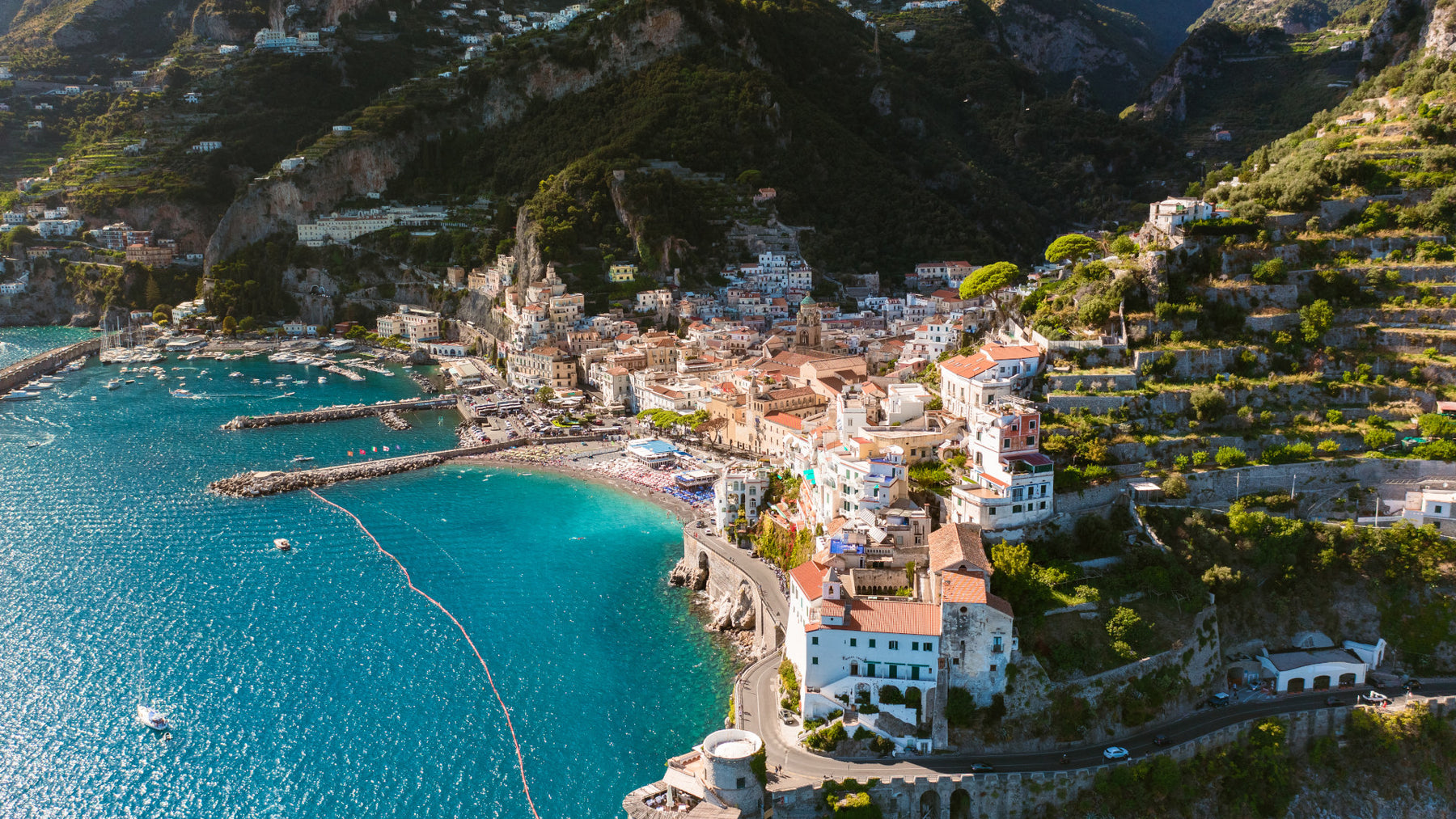 Navigare sulla costa mediterranea italiana: Guida completa