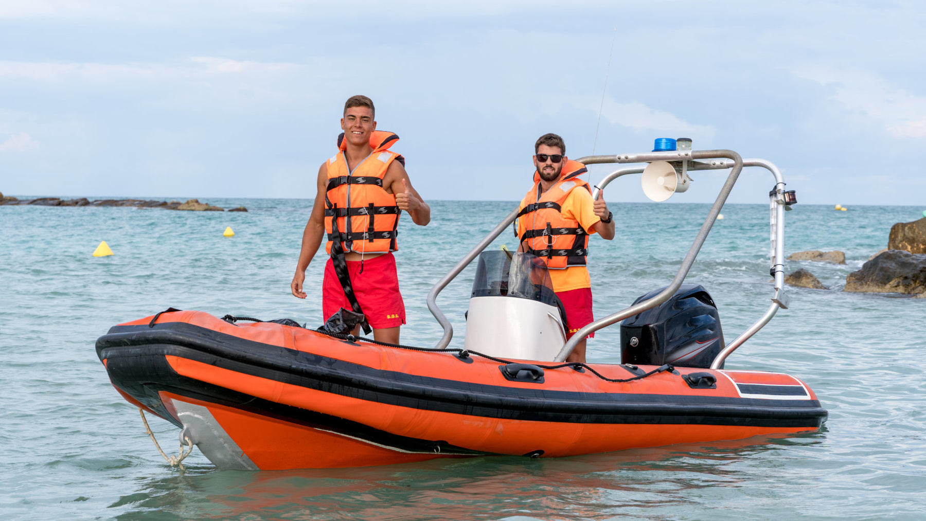 Imparare a guidare un gommone: guida per principianti